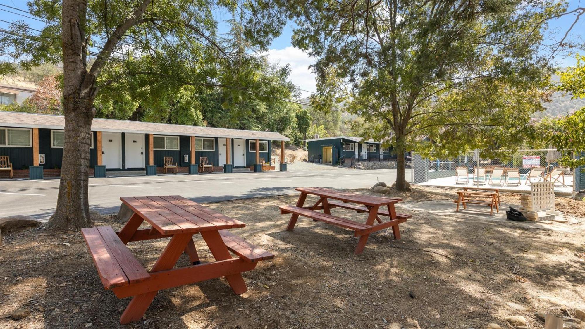 The Charlotte Sequoia Motel R2 Три-Риверс Экстерьер фото